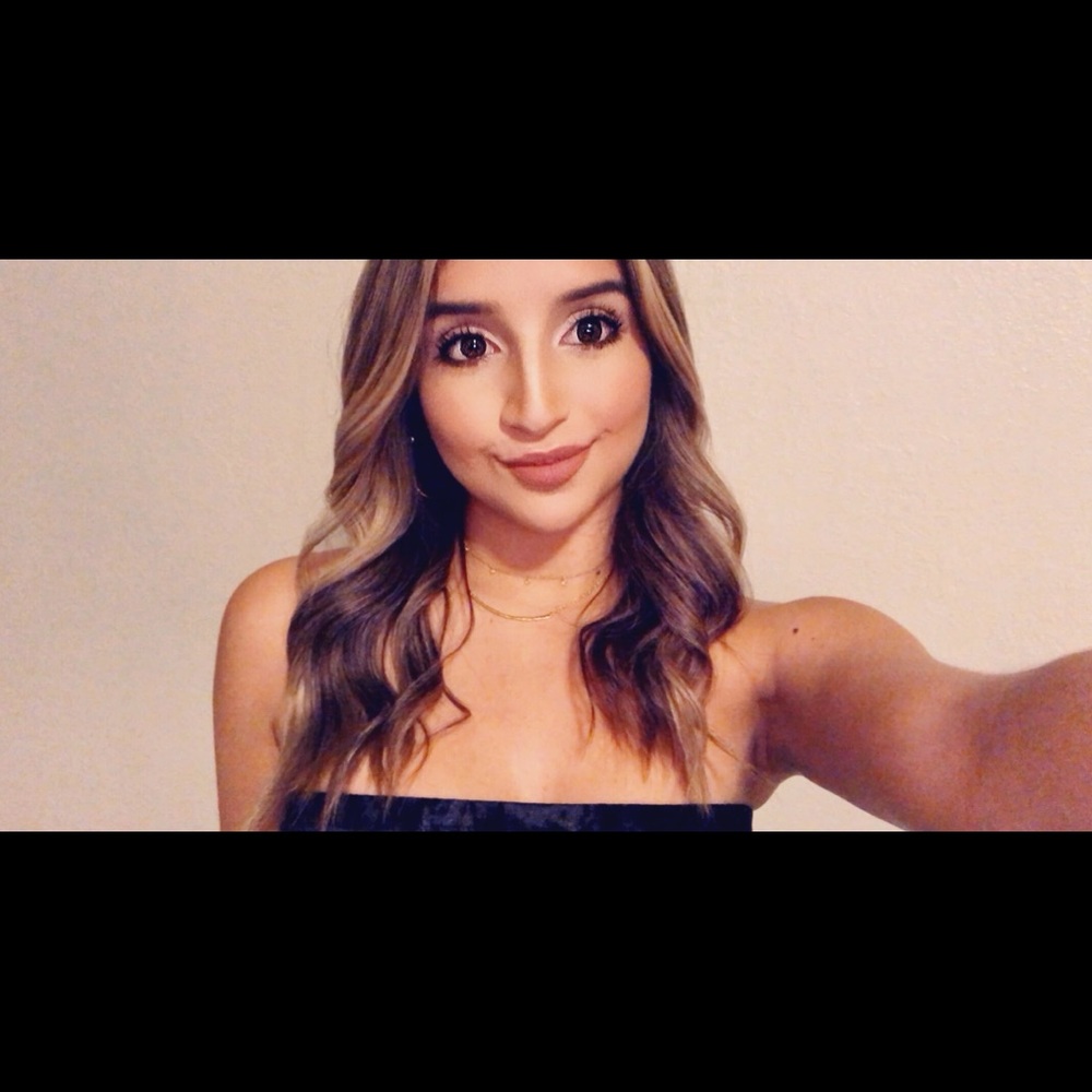 Meet your Posher, Claudia